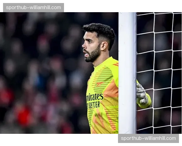 拉亚多次关键扑救力保球门不失，阿森纳防线稳定性经受考验